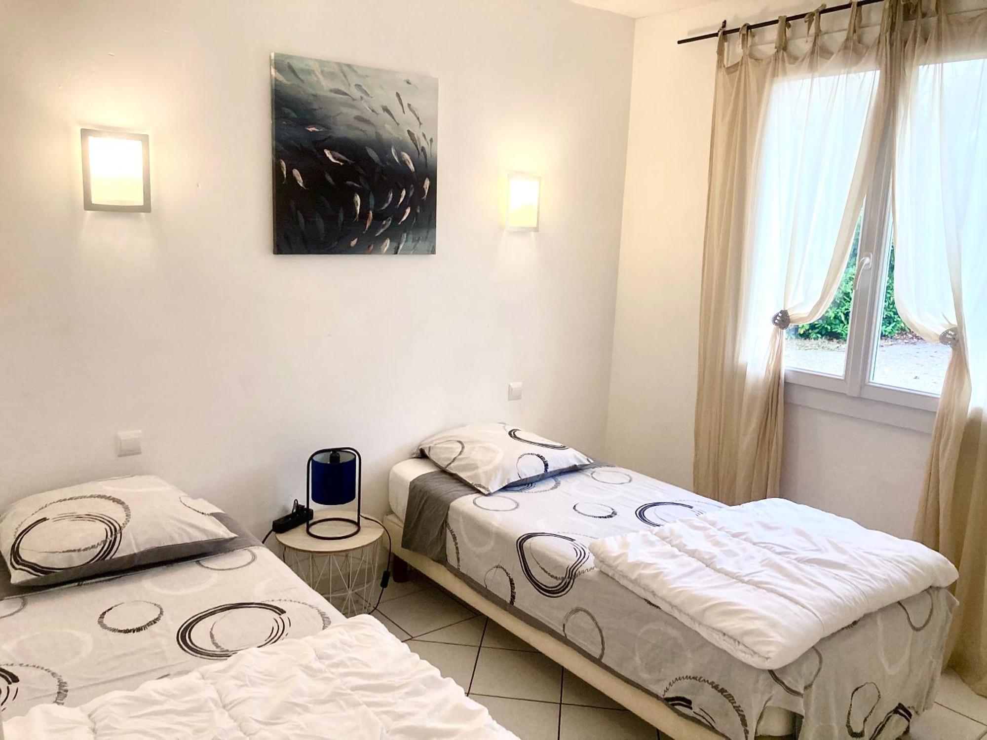 Villa 110M2, 7 Pers, Jacuzzi , 3 Chambres, Terrain Clos Et Arbore 2500M2 Trebes Exterior photo